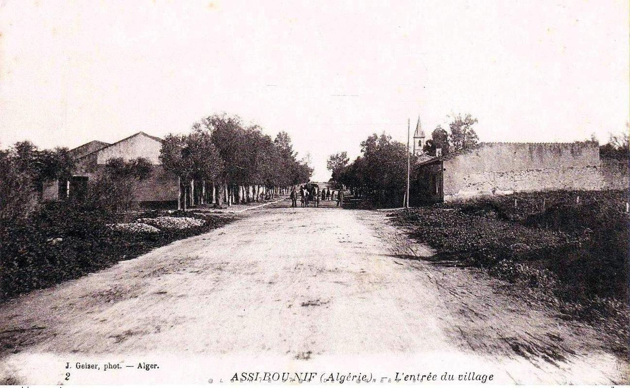 Assi-Bou-Nif - Entree du Village.jpg